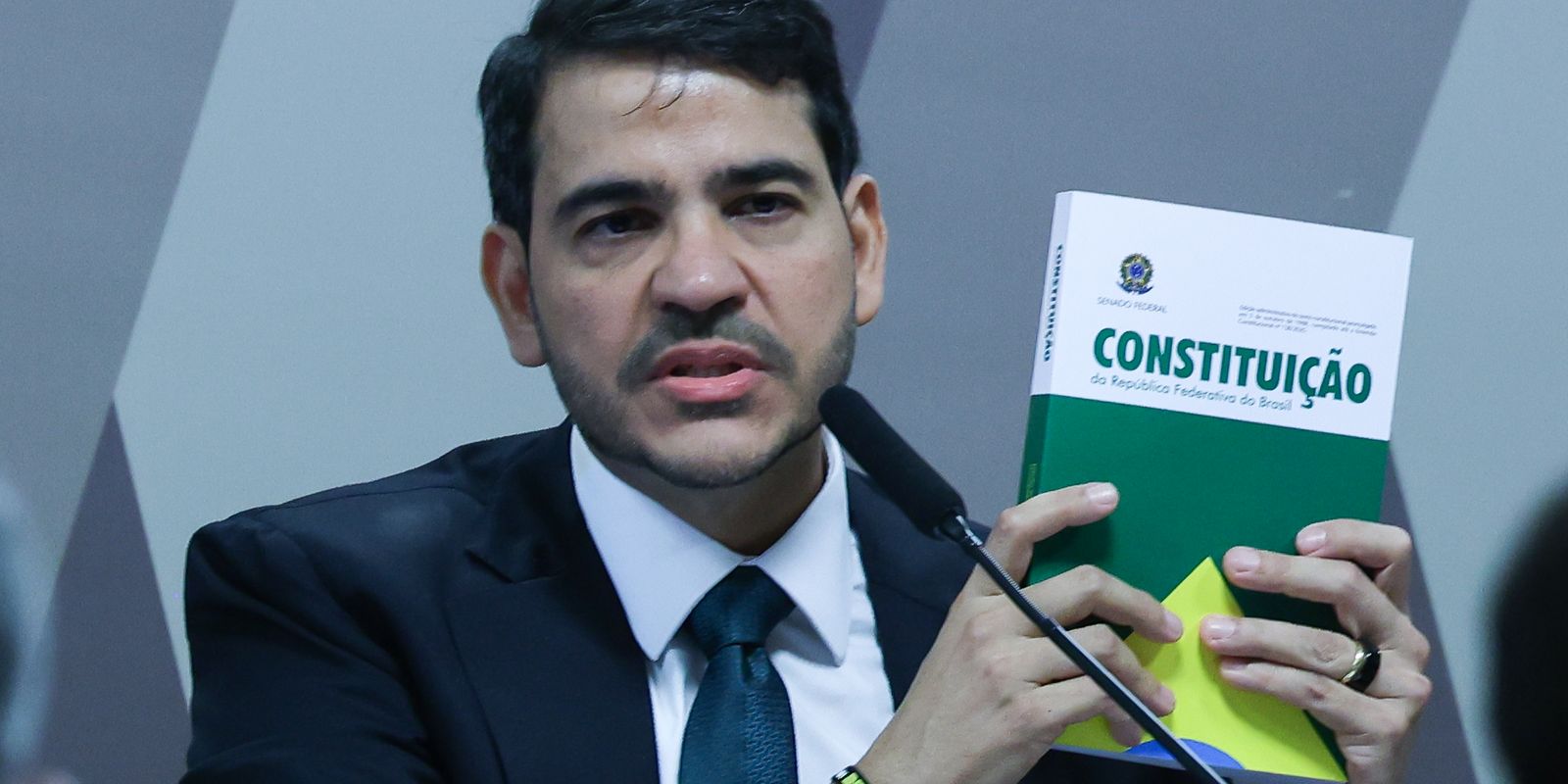 CCJ do Senado aprova indicação de Jorge Messias para o STF