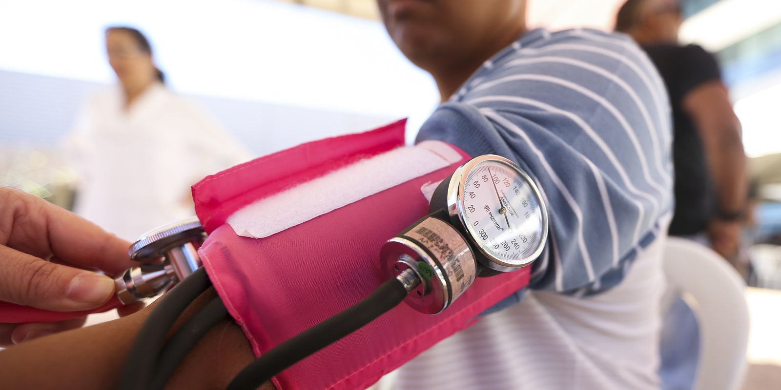 Hipertensão: a ameaça silenciosa e hereditária que exige novos hábitos