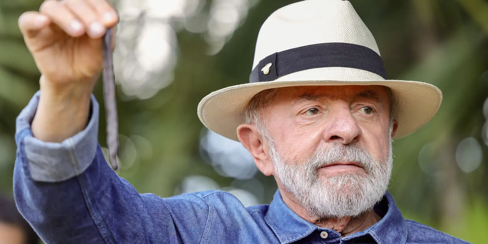 Lula viaja a São Paulo para procedimentos de pele e tratamento de tendinite