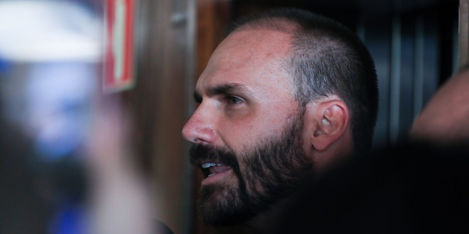 Mendonça solicita vista e paralisa julgamento de Eduardo Bolsonaro