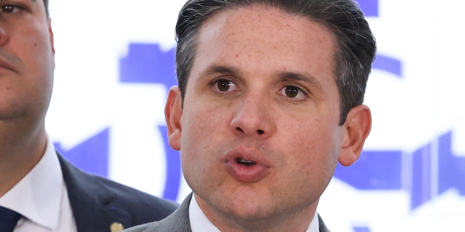 Motta institui grupo para debater PEC da redução da jornada 6x1