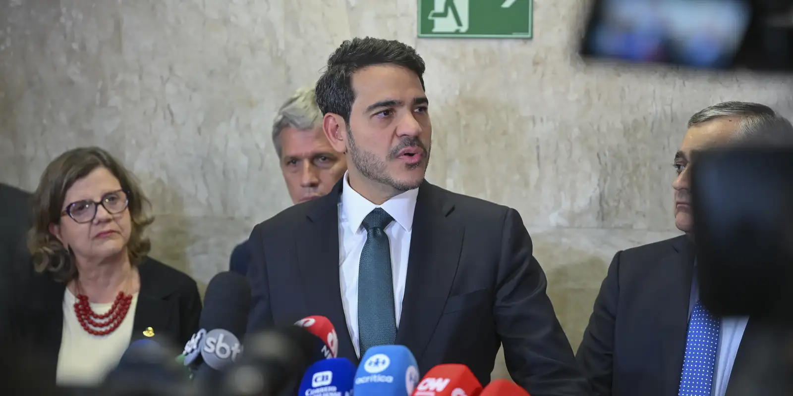 Jorge Messias aceita rejeição ao STF e destaca soberania do Senado