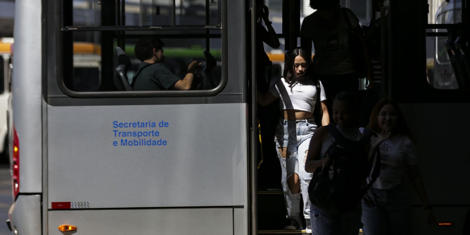 Ônibus urbanos do Rio de Janeiro receberão diretrizes para combater o assédio