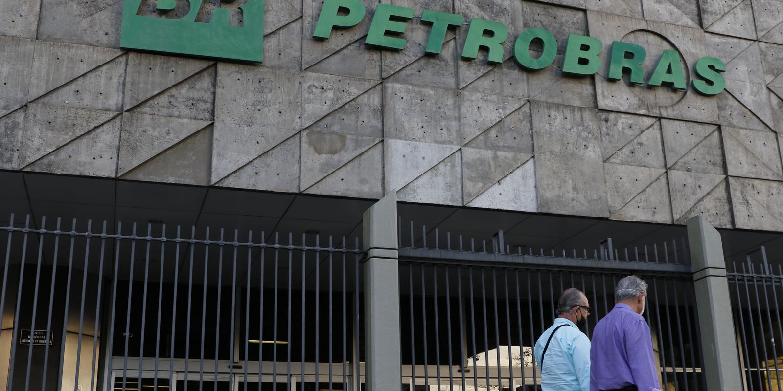 Petrobras alcança marca histórica na produção de óleo e gás