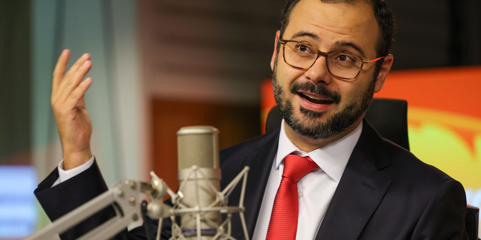 Ministro afirma que redução da jornada de trabalho impulsionará o empreendedorismo