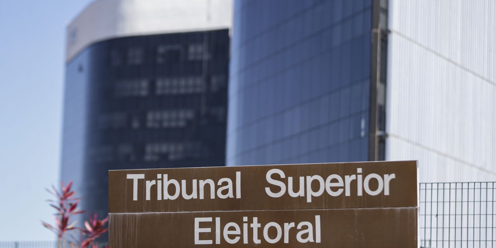 Tribunal Superior Eleitoral forma maioria para cassar mandato de governador em Roraima