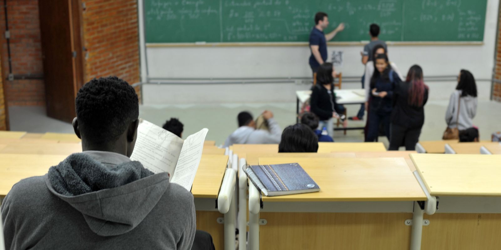 Estudante terá que pagar R$ 720 mil por ocupação irregular de cota racial