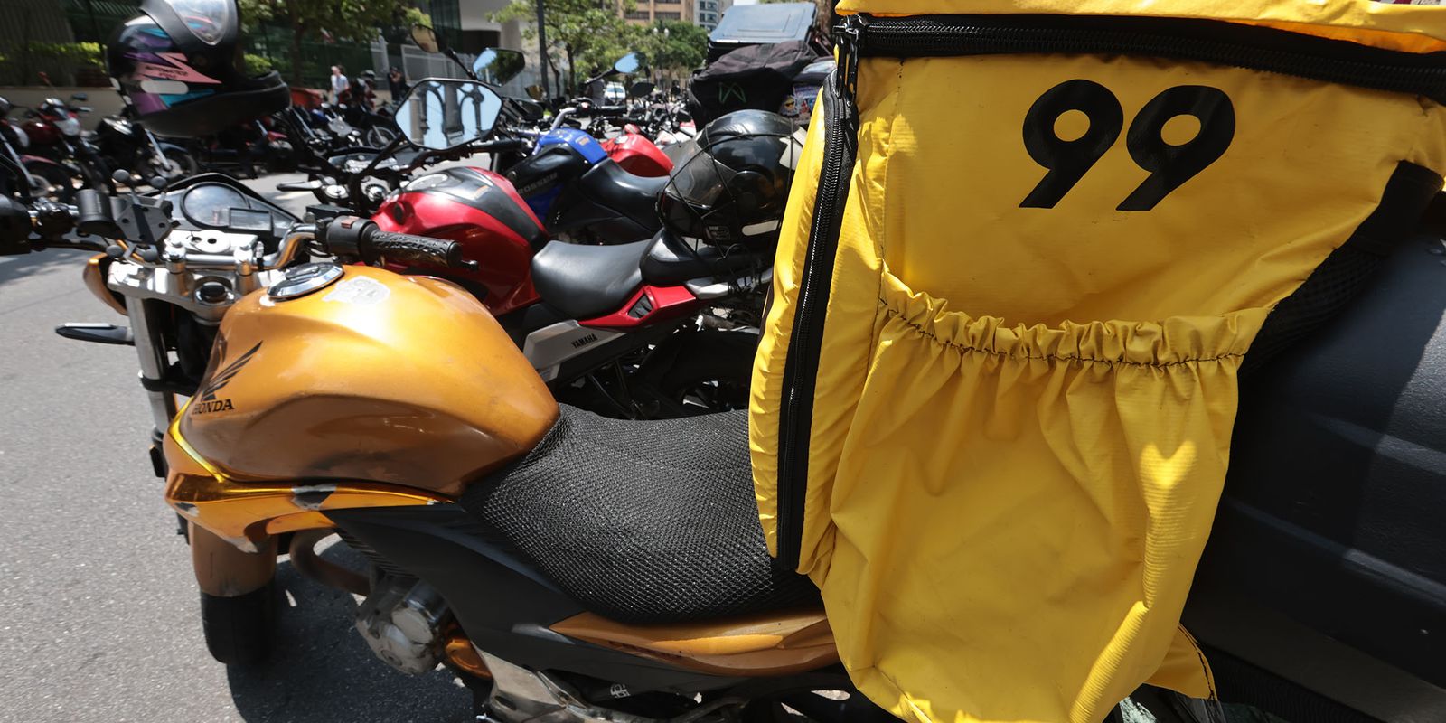 99 implementa tecnologia para monitorar a condução de motociclistas parceiros