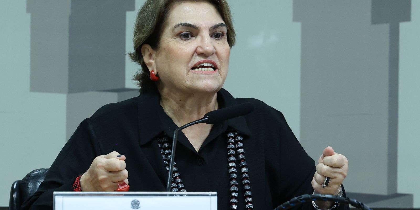 Fim da escala 6x1 amplia acesso das mulheres ao trabalho, afirma ministra