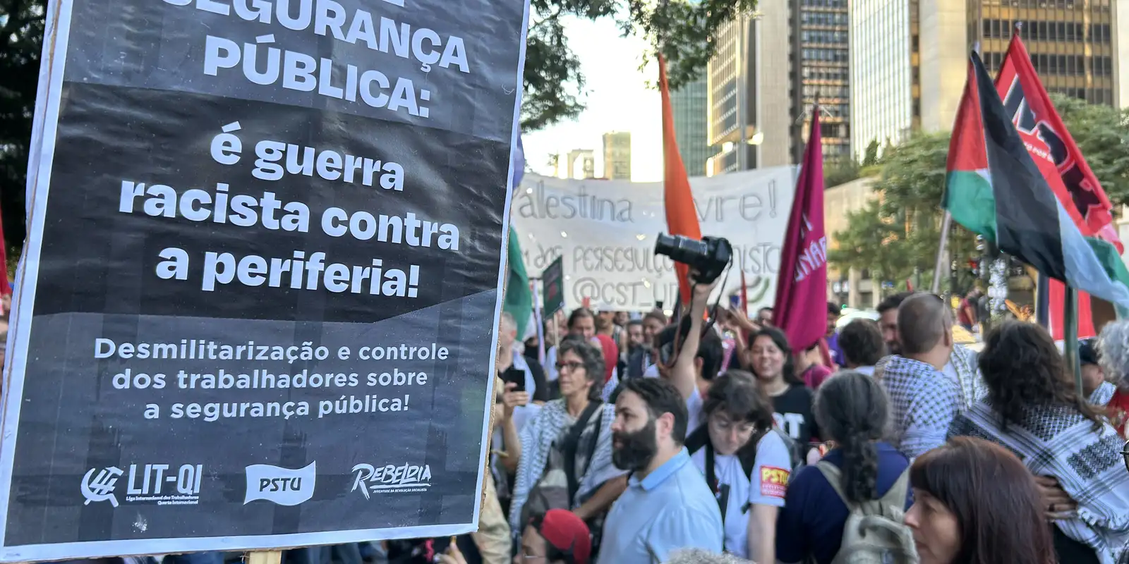 Ato do Cordão da Mentira na Paulista recorda os Crimes de Maio