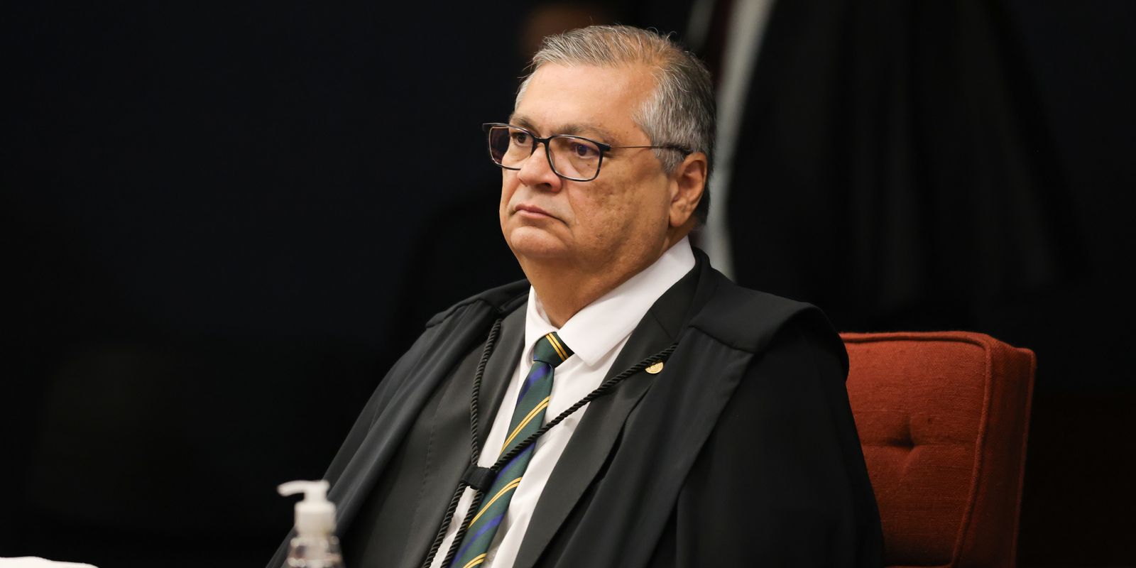 Dino instaura investigação preliminar sobre emendas destinadas a produtora de filme de Bolsonaro