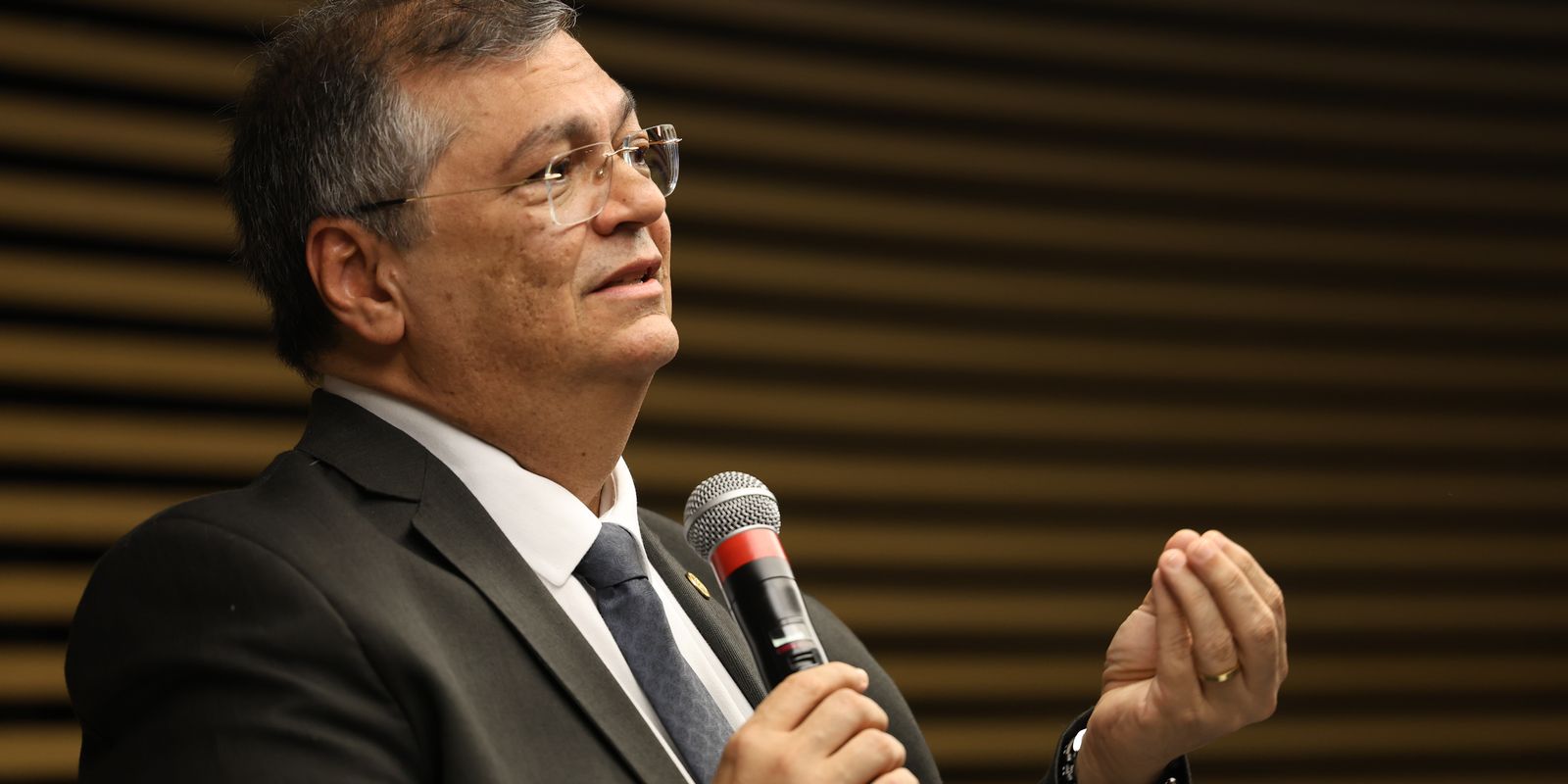 Flávio Dino exige reestruturação emergencial da CVM