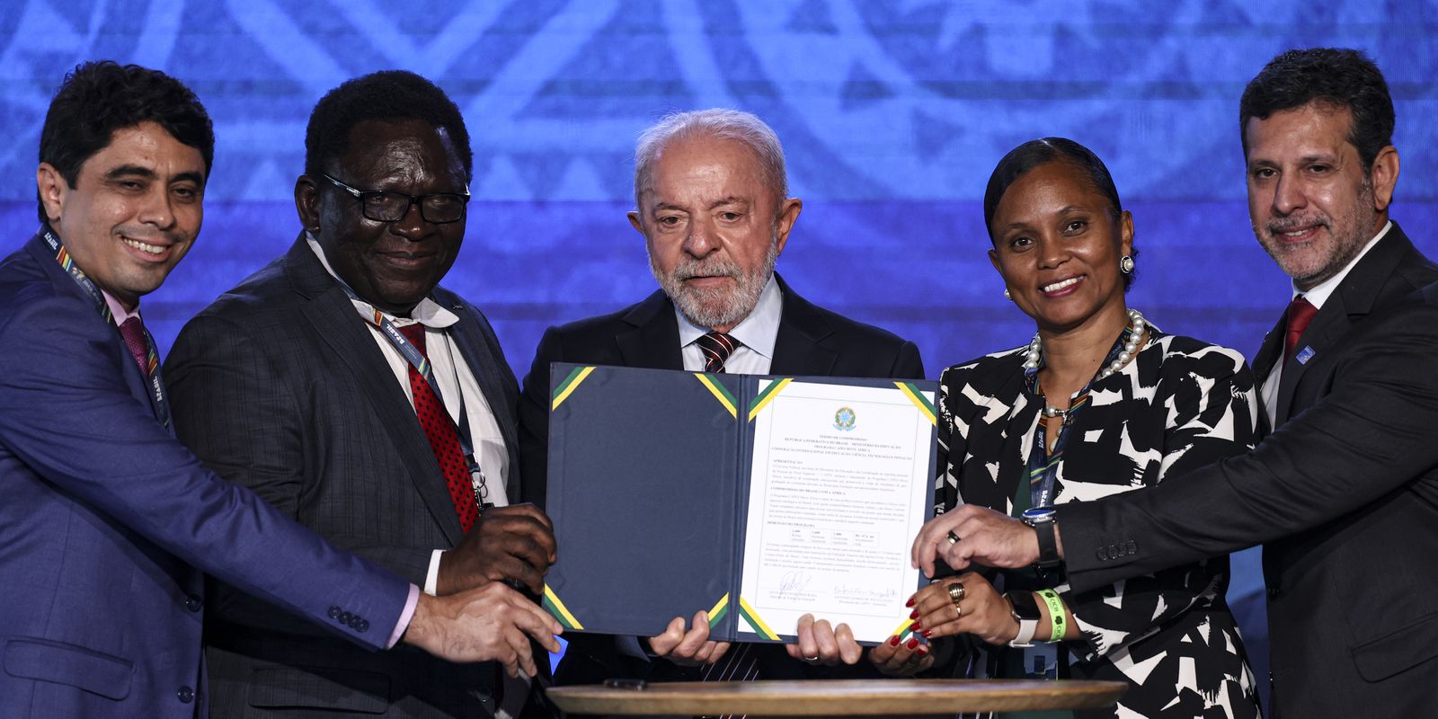 Educação é vista como chave para consciência e soberania no Brasil e na África