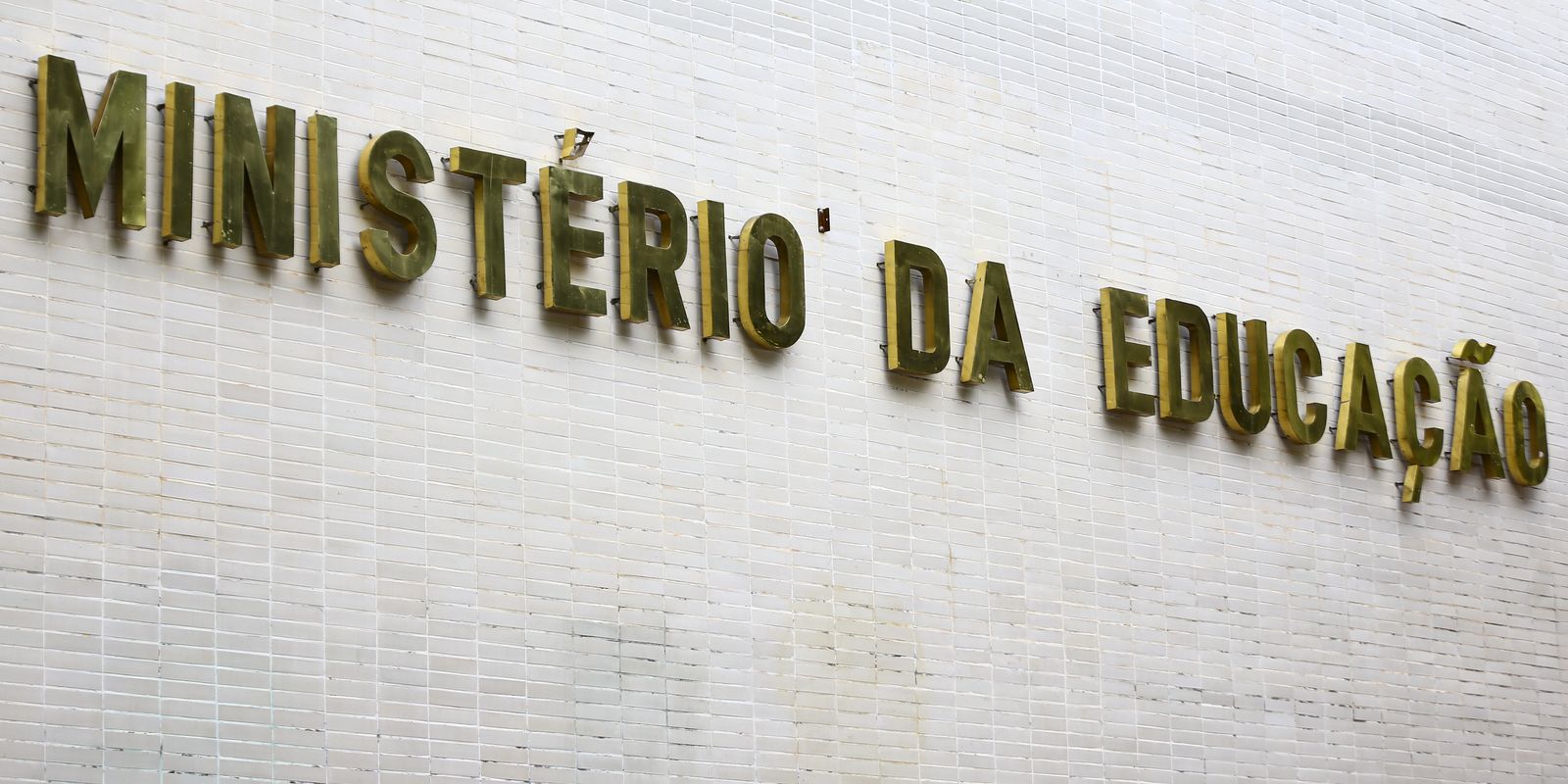 Cursos de formação de professores a distância registram desempenho 53,1% inferior