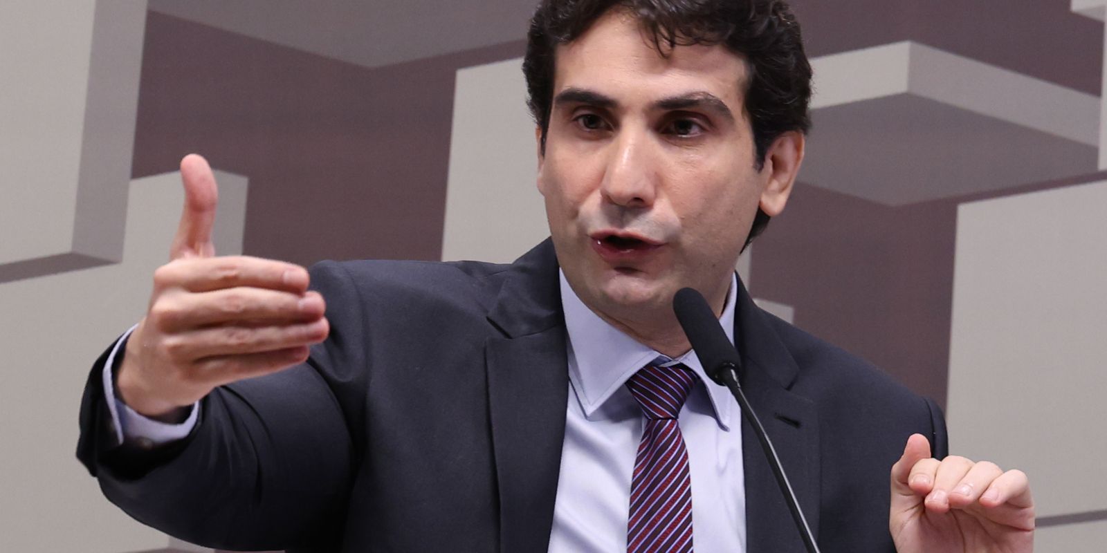 Galípolo revela o que alertou o Banco Central sobre o Banco Master