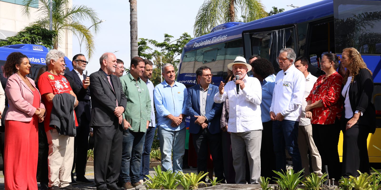 Lula solicita ao governador do Rio de Janeiro empenho na prisão de milicianos