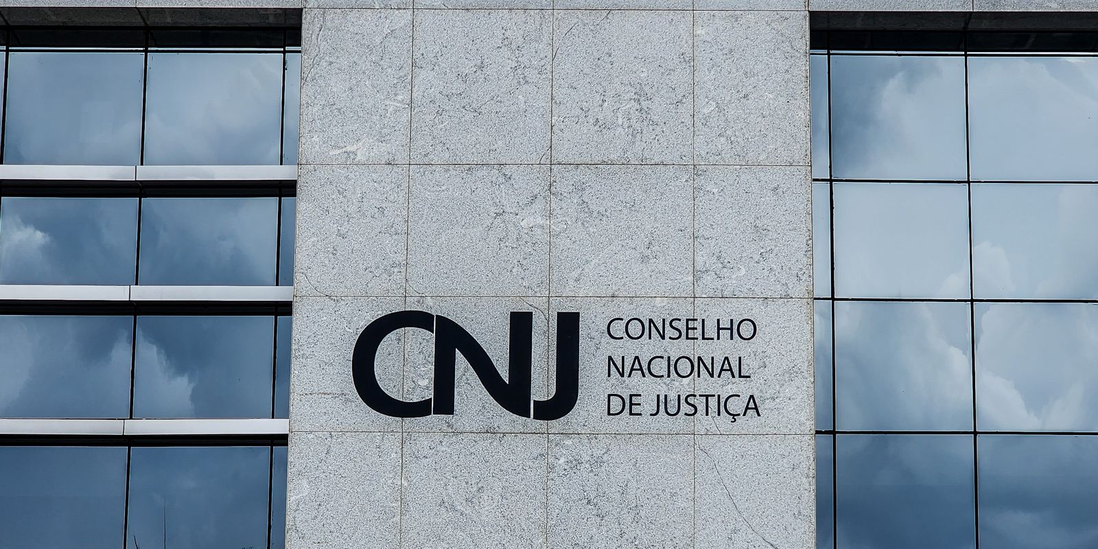 Justiça implementa bloqueio automático de contas e exige cautela de devedores