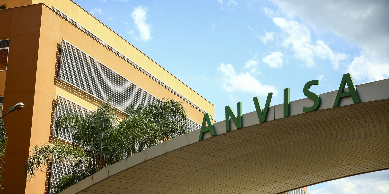 Anvisa paralisa venda de fármacos para hipertensão e tratamento de câncer de mama