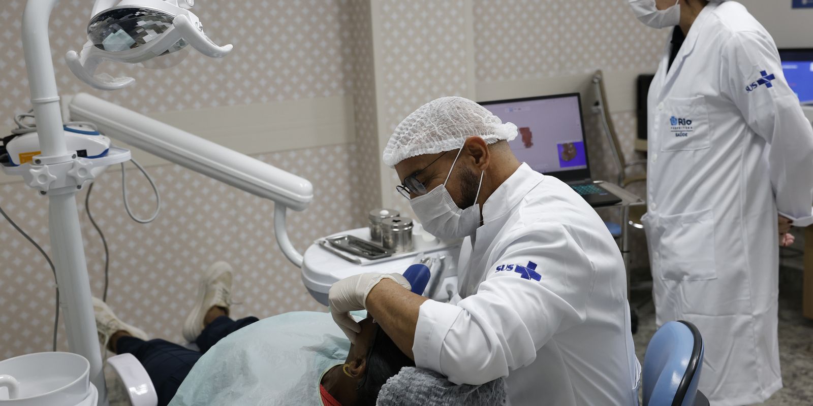 Senado aprova reajuste do piso salarial para médicos e dentistas