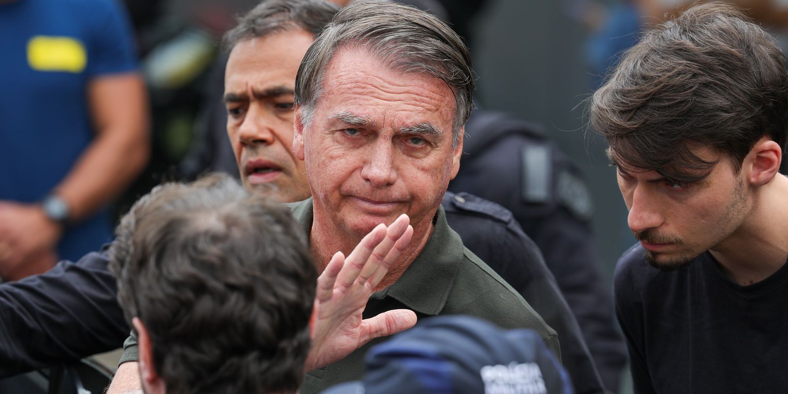 Delegado solicita ao STF autorização para ouvir Bolsonaro sobre arma