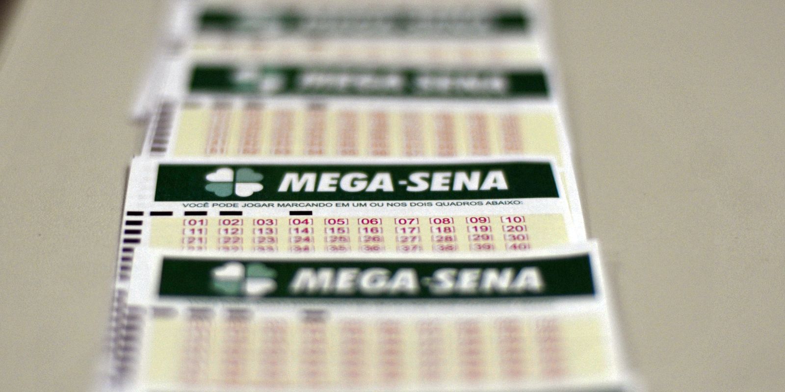 Mega-Sena acumula e prêmio principal alcança R$ 27 milhões