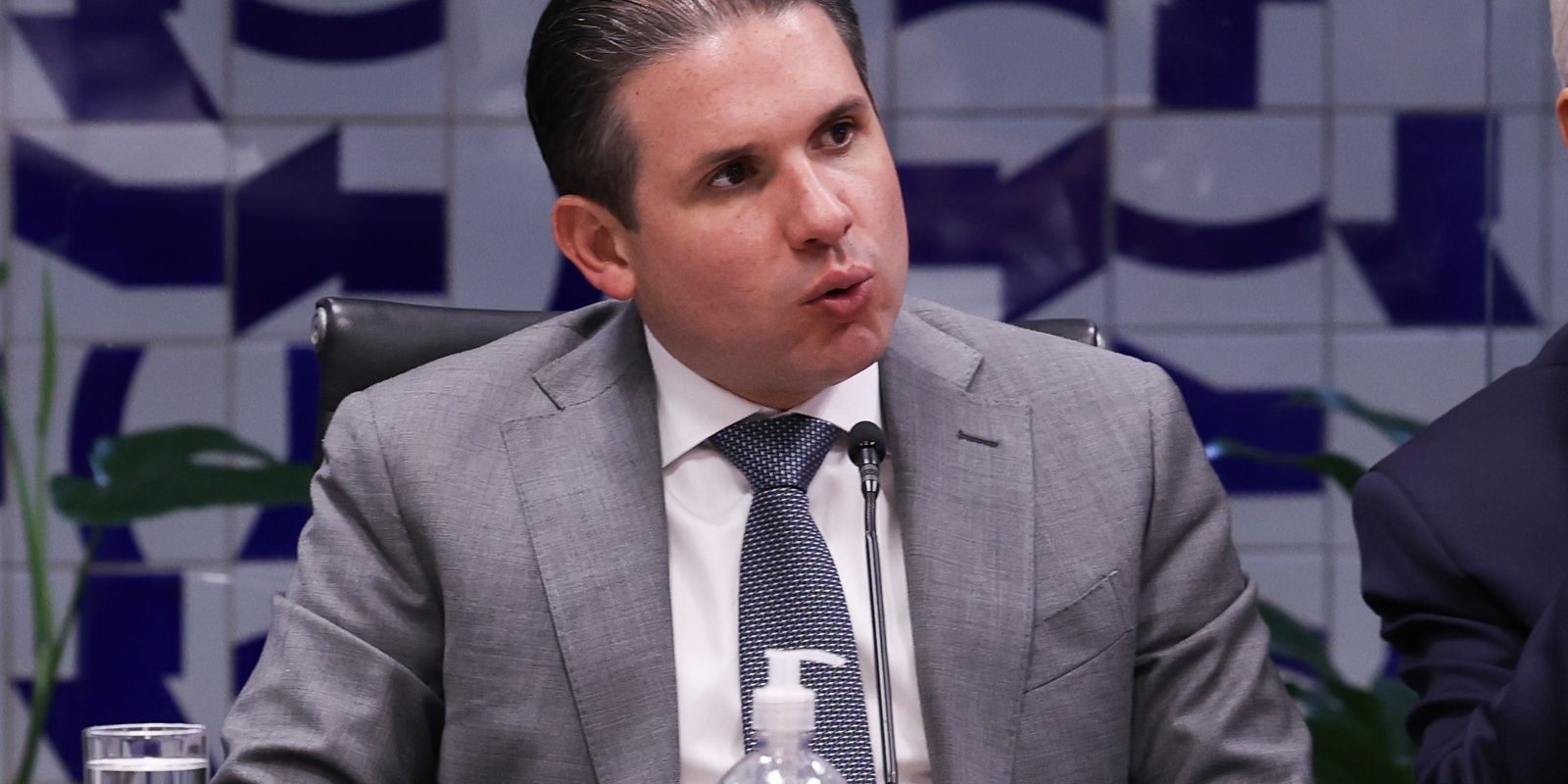 Motta convoca líderes para debater PL sobre fim da escala 6x1
