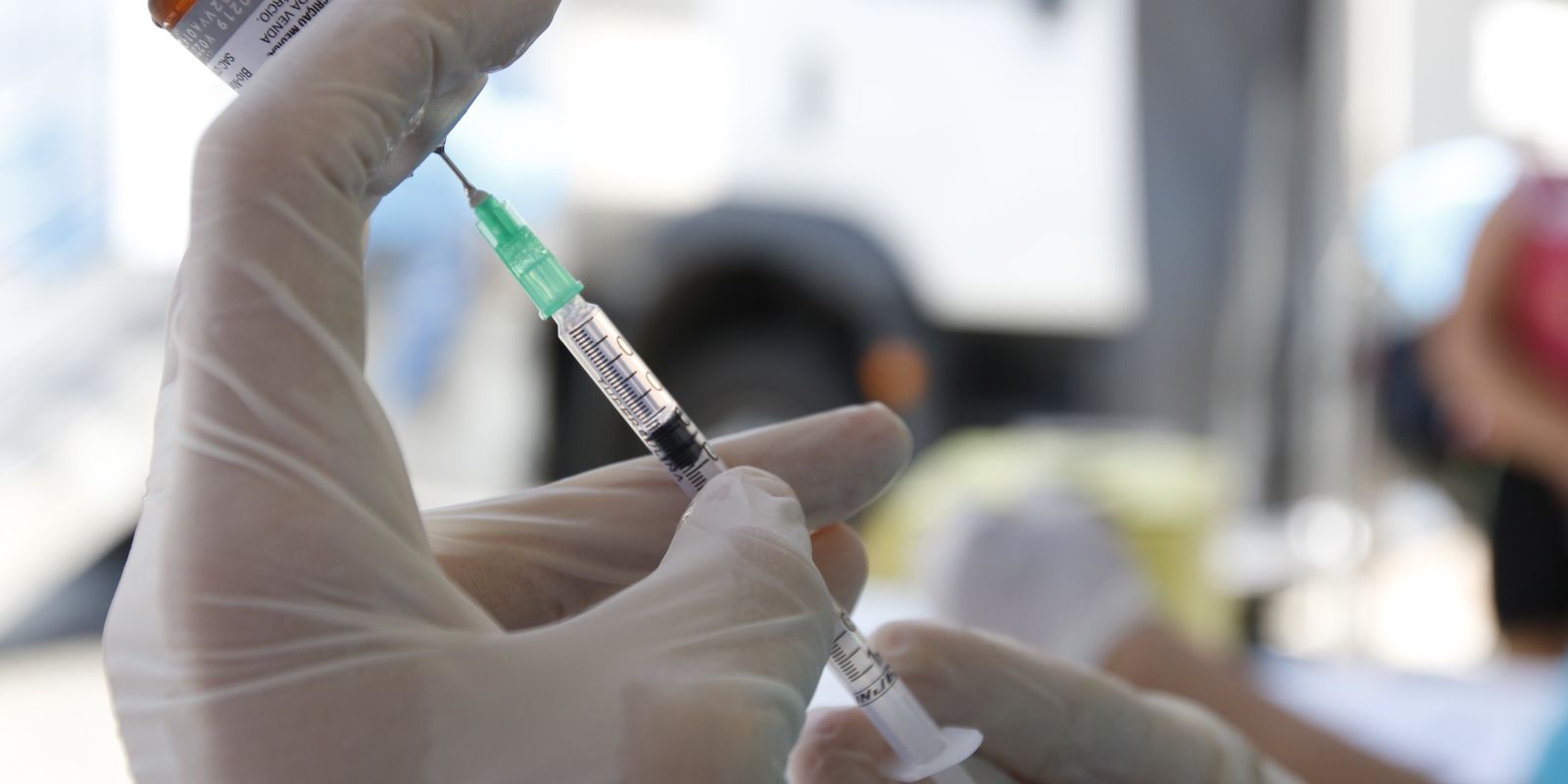Sarampo: Infectologista alerta sobre vacinação para viagens à Copa