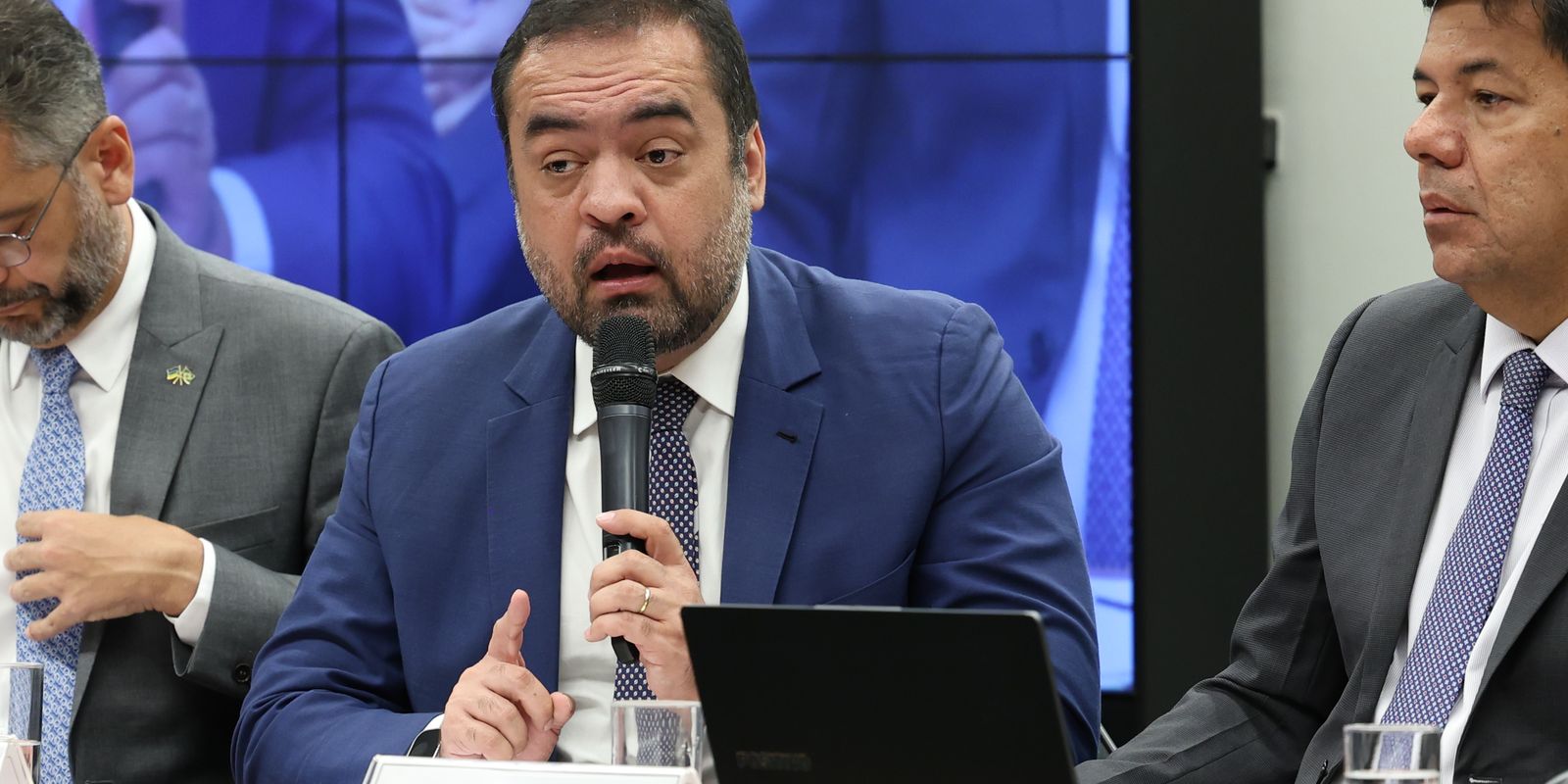 TSE ratifica condenação que torna Claudio Castro inelegível