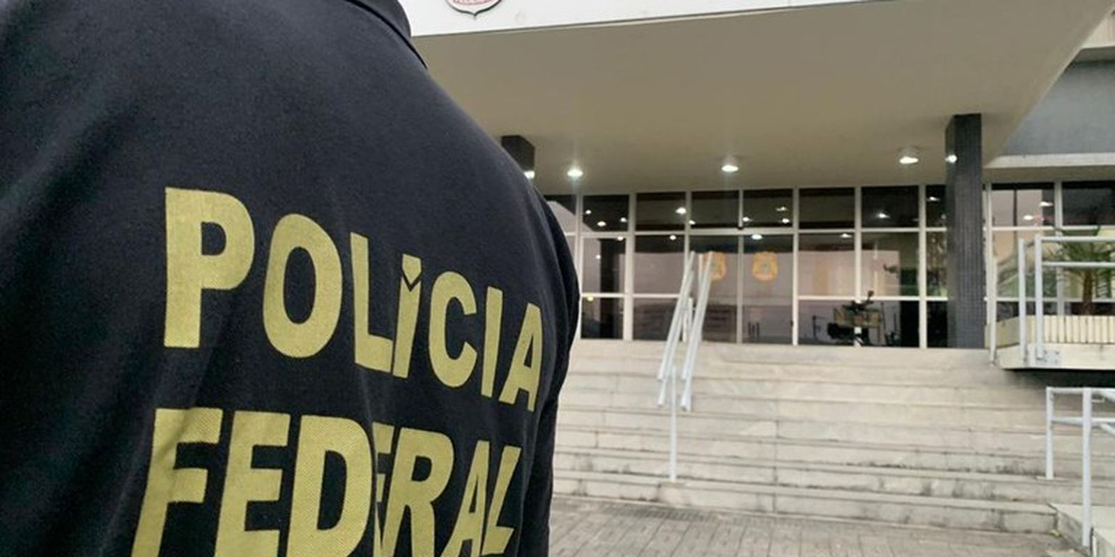 Polícia Federal combate esquema de anúncios falsos que se passavam por serviços públicos