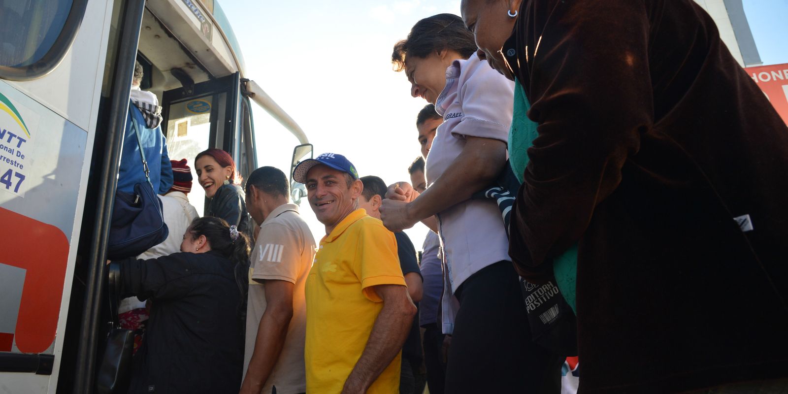 Rodoviários do Rio suspendem paralisação e ônibus voltam a circular