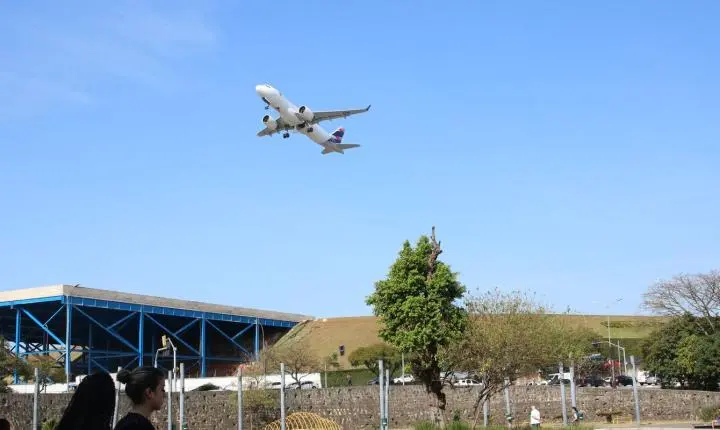 Aeronave argentina detecta impacto de drone no Aeroporto do Galeão