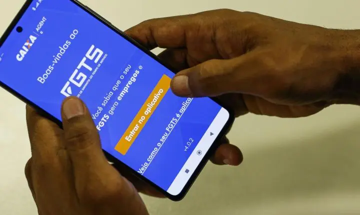 Caixa antecipa liberação do saque-aniversário do FGTS para trabalhadores desligados