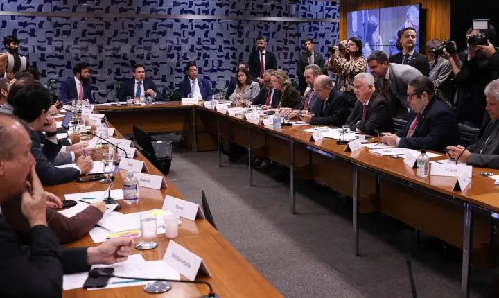 Governo retira urgência de projeto sobre escala 6x1 e destrava pauta da Câmara