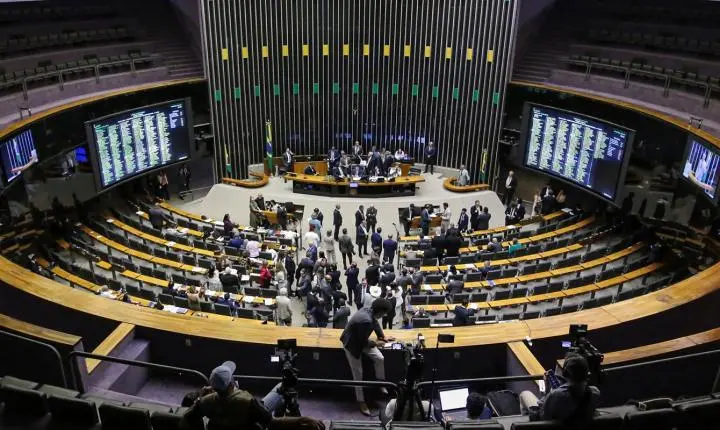 Câmara inicia análise de proposta para exploração de minerais críticos
