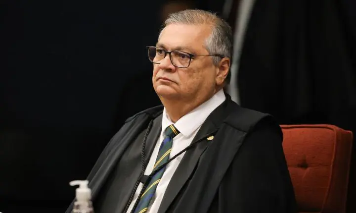 Dino instaura investigação preliminar sobre emendas destinadas a produtora de filme de Bolsonaro