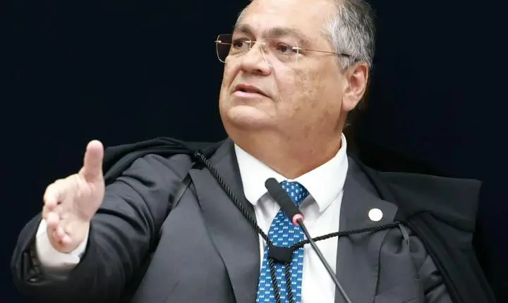 Ministro Flávio Dino rejeita solicitação de liberdade para Deolane Bezerra