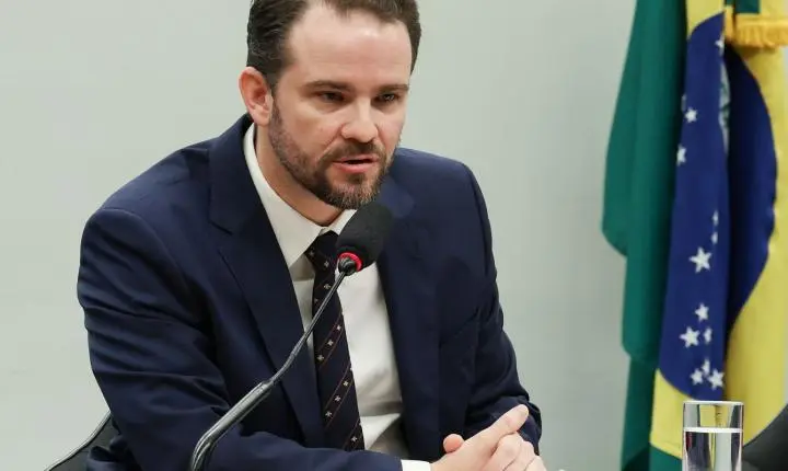 Durigan questiona PEC de autonomia do BC, alertando para a criação de um 