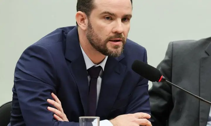 Durigan embarca para a França em missão do G7 e encontros bilaterais