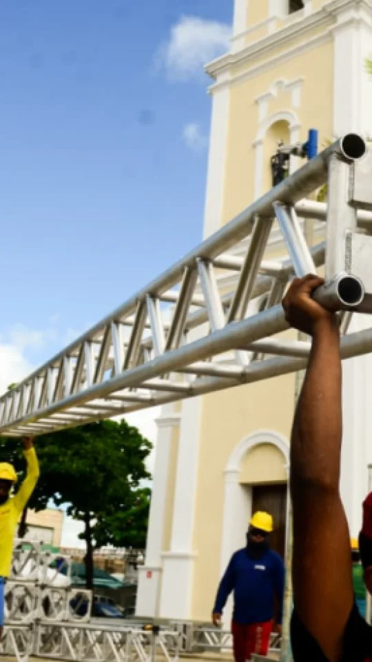 Estrutura do palco da Estação das Artes ganha forma para o MCJ 2026