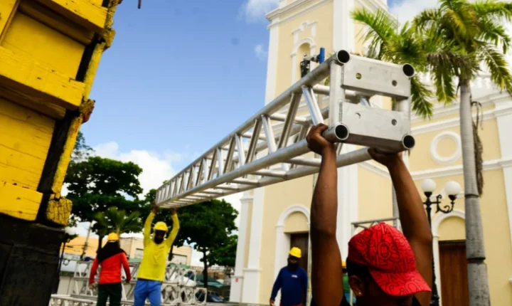 Estrutura do palco da Estação das Artes ganha forma para o MCJ 2026