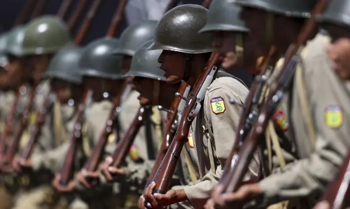 Exército prossegue com patrulhamento de fronteiras apesar de cortes orçamentários