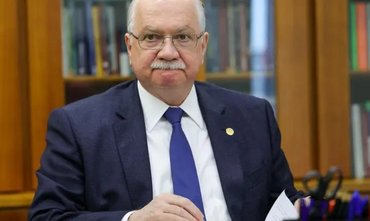 Fachin prevê conclusão de julgamento sobre supersalários no STF em junho