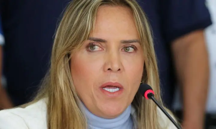 Governadora do DF é liberada após tratamento de pneumotórax