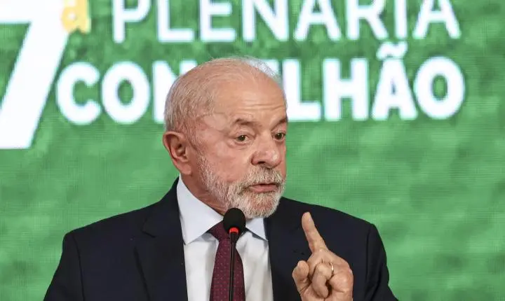O governo analisa a devolução de celulares roubados via Correios, informa Lula