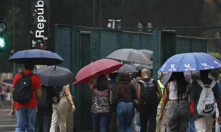 Inmet projeta chuvas em todas as regiões do país