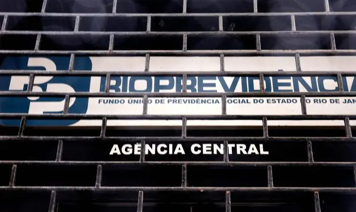 Operação contra Castro investiga aportes de R$ 3,6 bilhões em fundos do Master