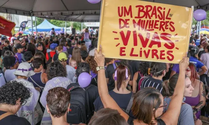 Órfãos de mulheres vítimas de feminicídio recebem direito a pensão especial do INSS