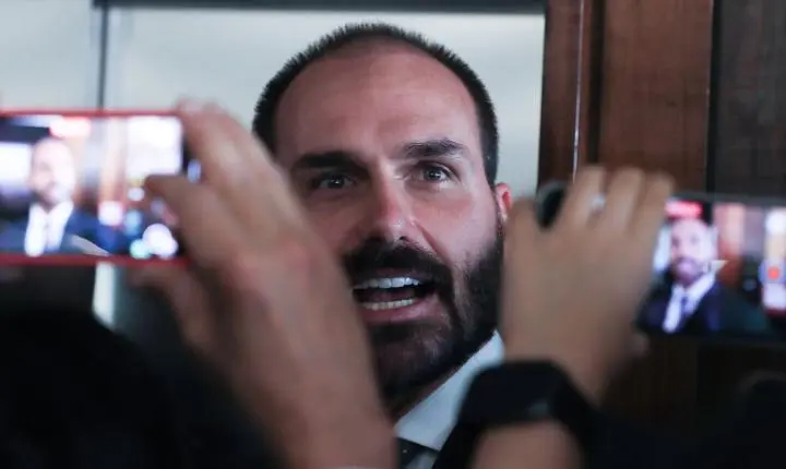 PGR solicita ao Supremo a condenação de Eduardo Bolsonaro por coação