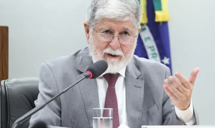 Celso Amorim reitera que pretexto para intervenção é inadmissível