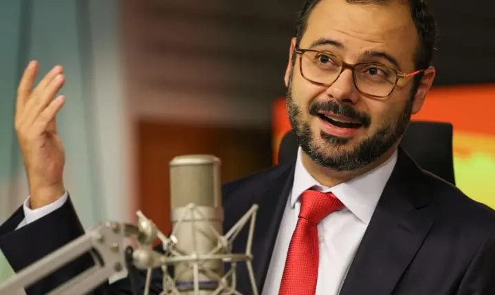 Ministro afirma que redução da jornada de trabalho impulsionará o empreendedorismo